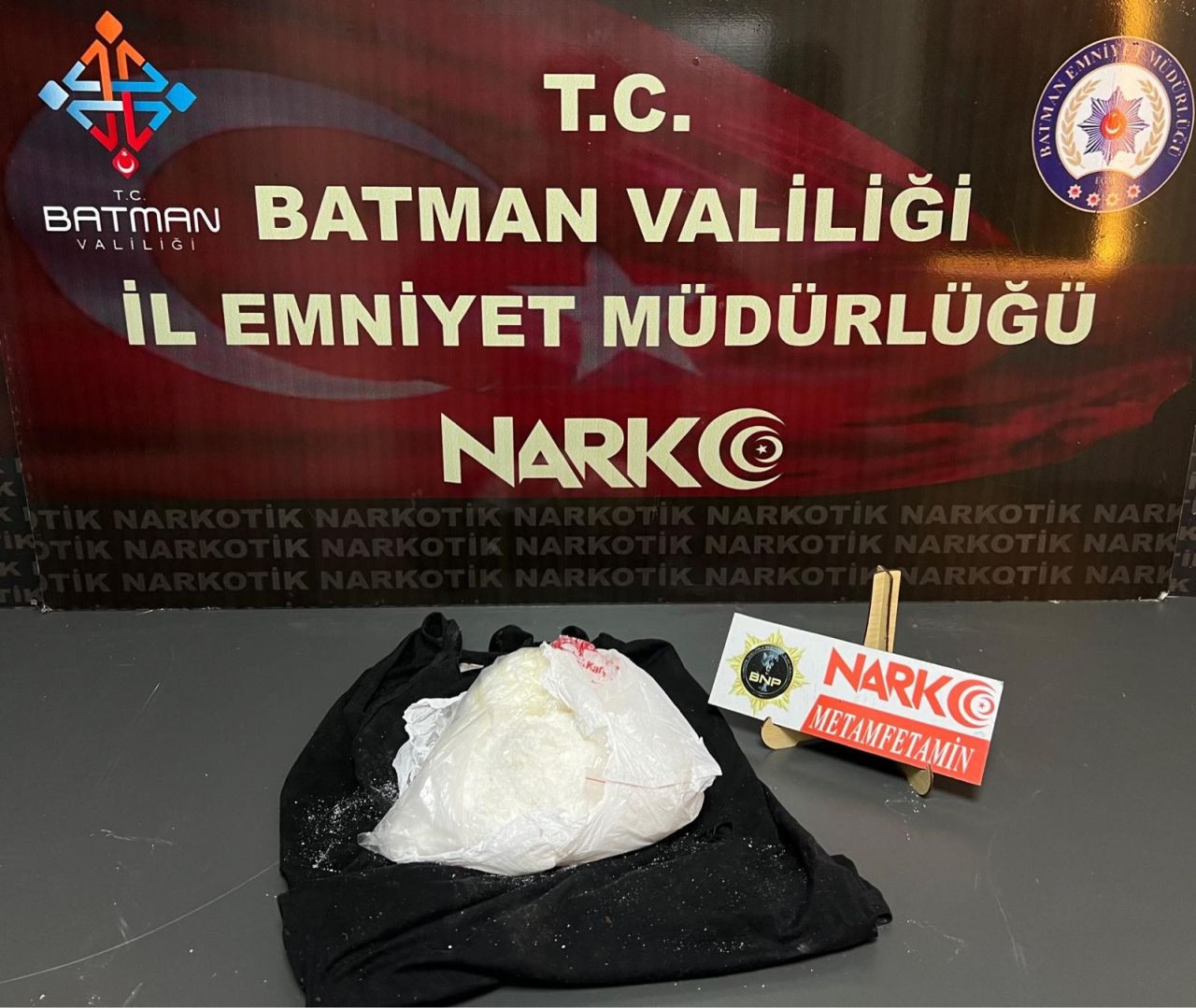Batman’da Otomobile Gizlenmiş 1 Kilo Metamfetamin Ele Geçirildi - Sayfa 1