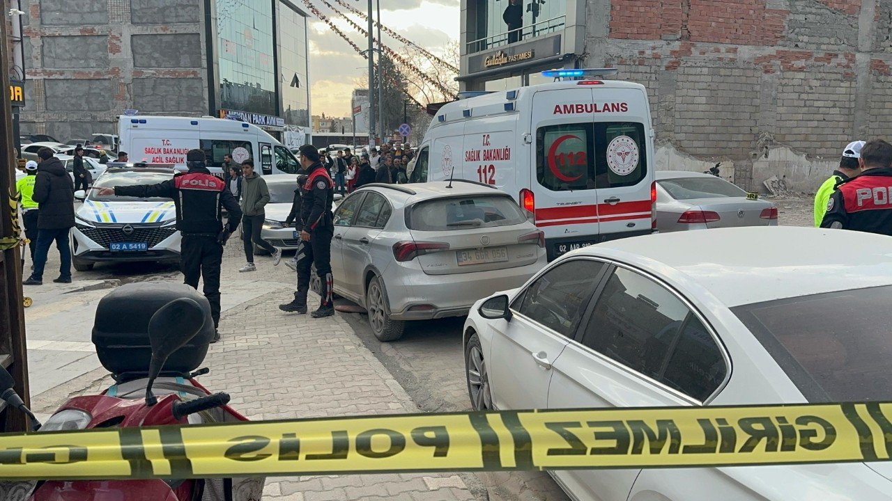 Adıyaman’da Bıçaklı ve Usturalı Kavga: 3 Kişi Yaralandı