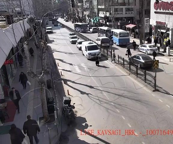 Amasya’da Yaya Geçidinde Kadına Otomobil Çarptı! O Anlar Kamerada - Sayfa 2