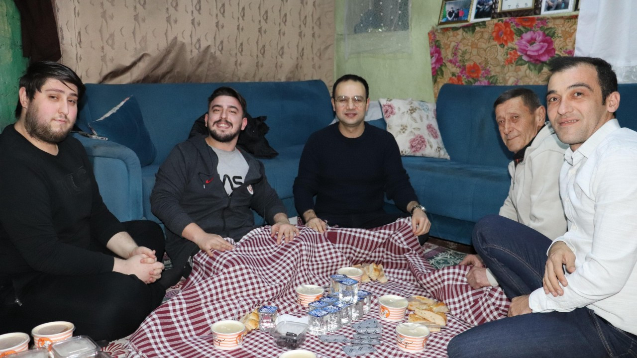 Kaymakam Kahveci İftar Sofralarında Vatandaşlarla Buluşuyor