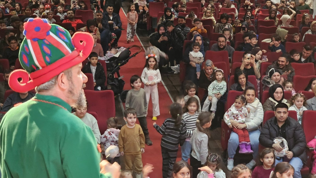 Kocaeli'de Çocuklar Ramazan Şenliğinde Eğleniyor