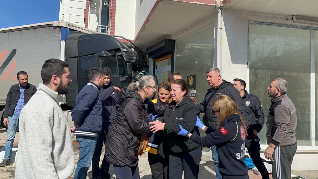 Tekirdağ'da Tır Apartman Duvarına Çarptı: 1'i Ağır 2 Kişi Yaralandı - Sayfa 2