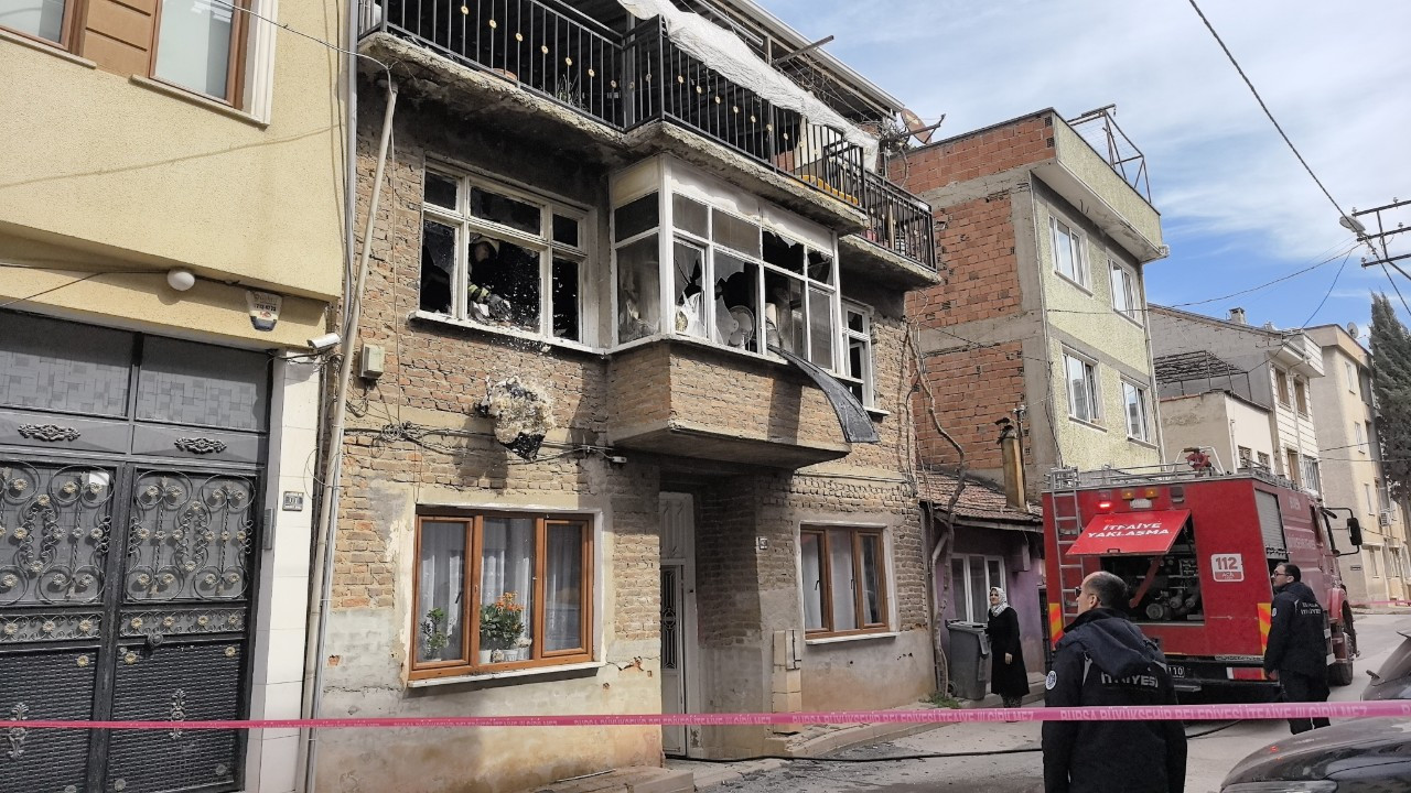 Bursa İnegöl'de 2 Katlı Ev Alevlere Teslim Oldu