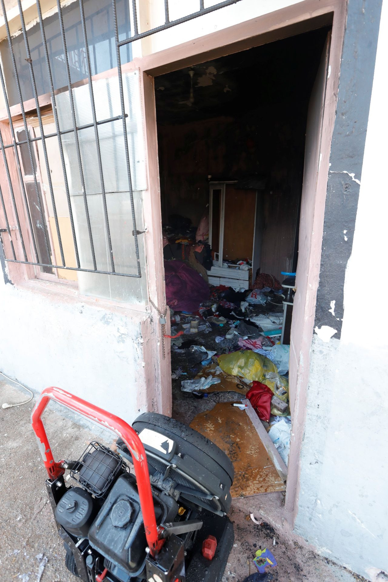 Antalya'da Gecekonduda Çıkan Yangın Ekipleri Alarma Geçirdi - Sayfa 1