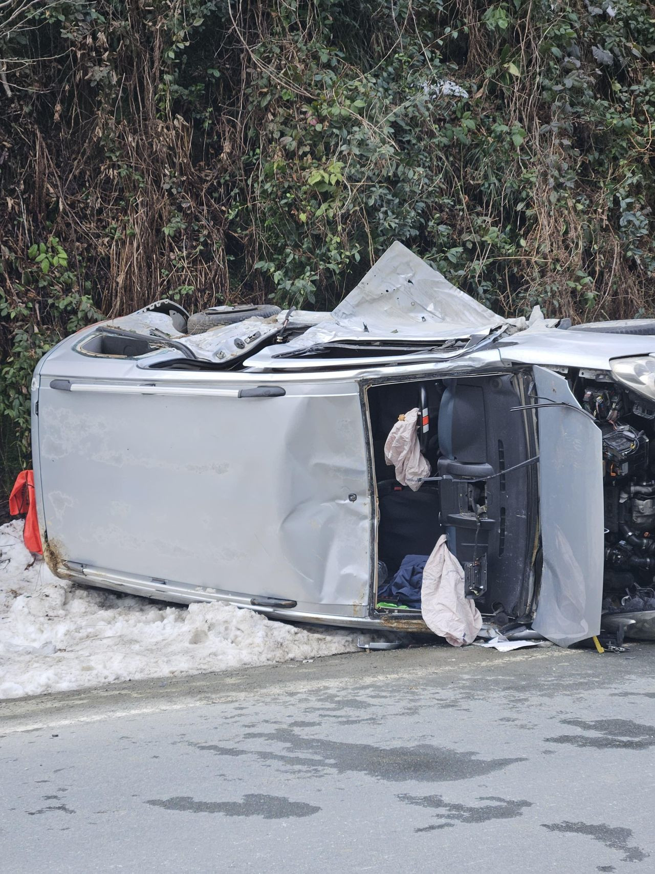 Rize’de İşçi Servisi ile Hafif Ticari Araç Çarpıştı: 3 Yaralı - Sayfa 2
