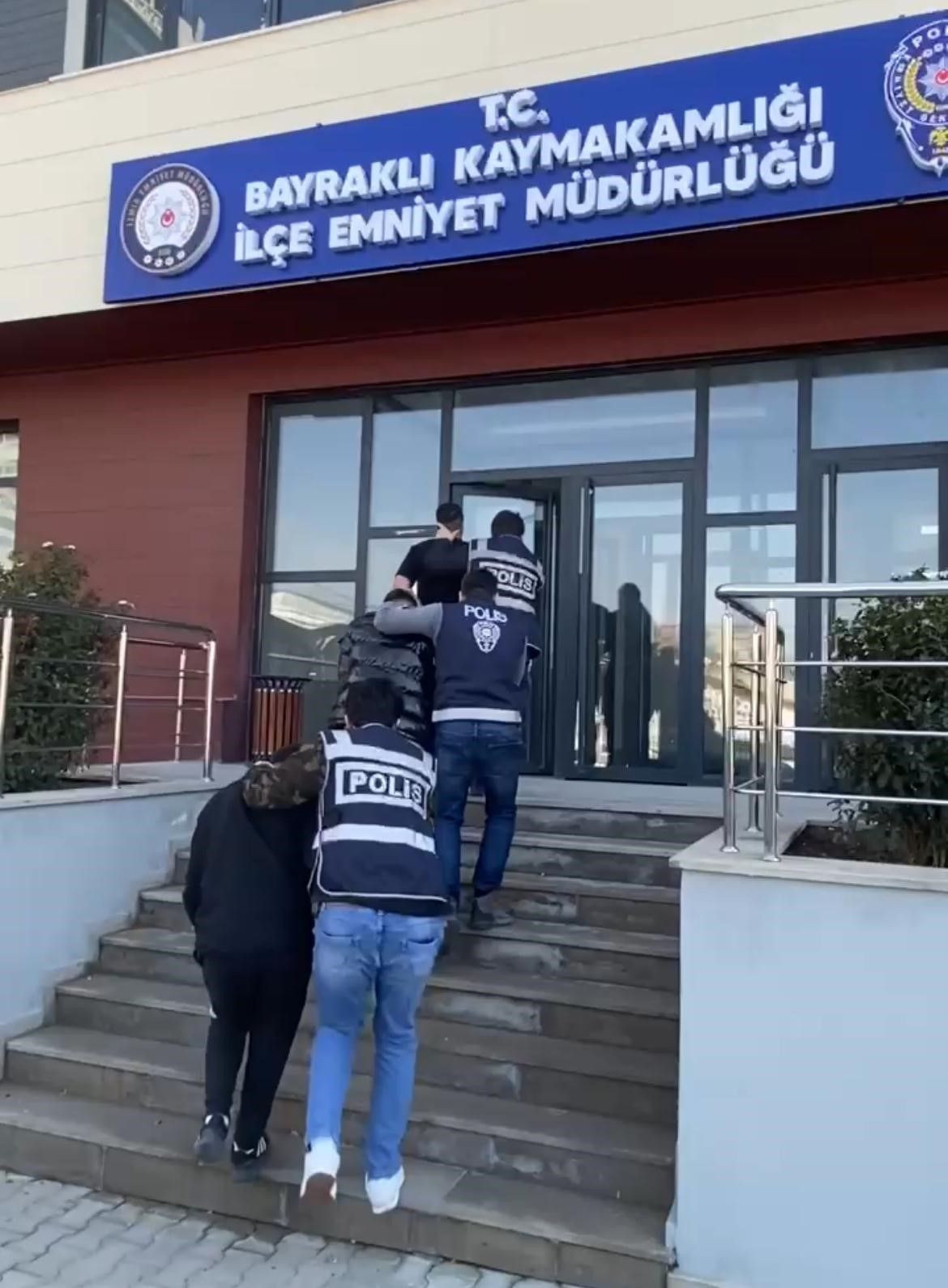 İzmir’de Korsan Taksi Sürücüsünü Gasbeden 3 Şüpheli Yakalandı - Sayfa 3
