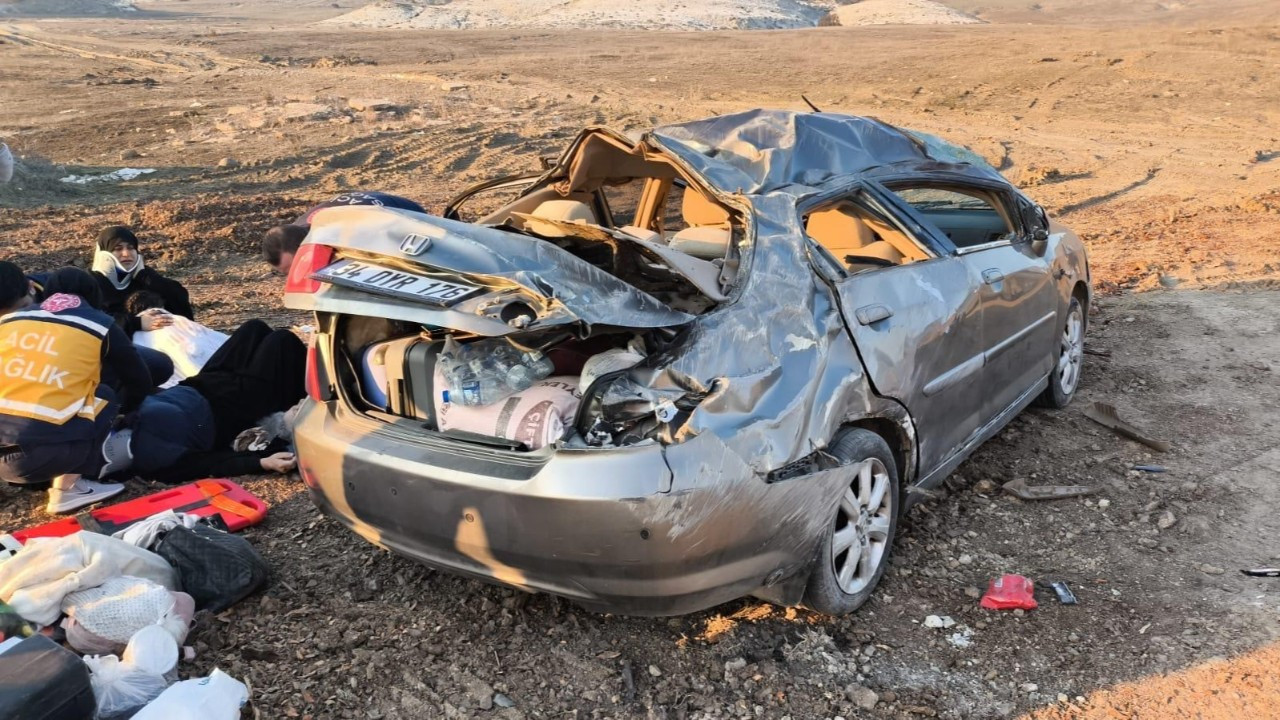 Kastamonu’da Otomobil Su Kanalına Uçtu: 1’i Çocuk 4 Yaralı