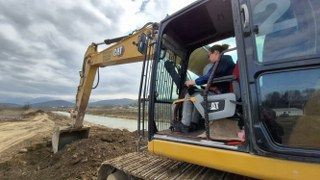 Düzce'de 35 Tonluk İş Makinesine Kadın Eli - Sayfa 3