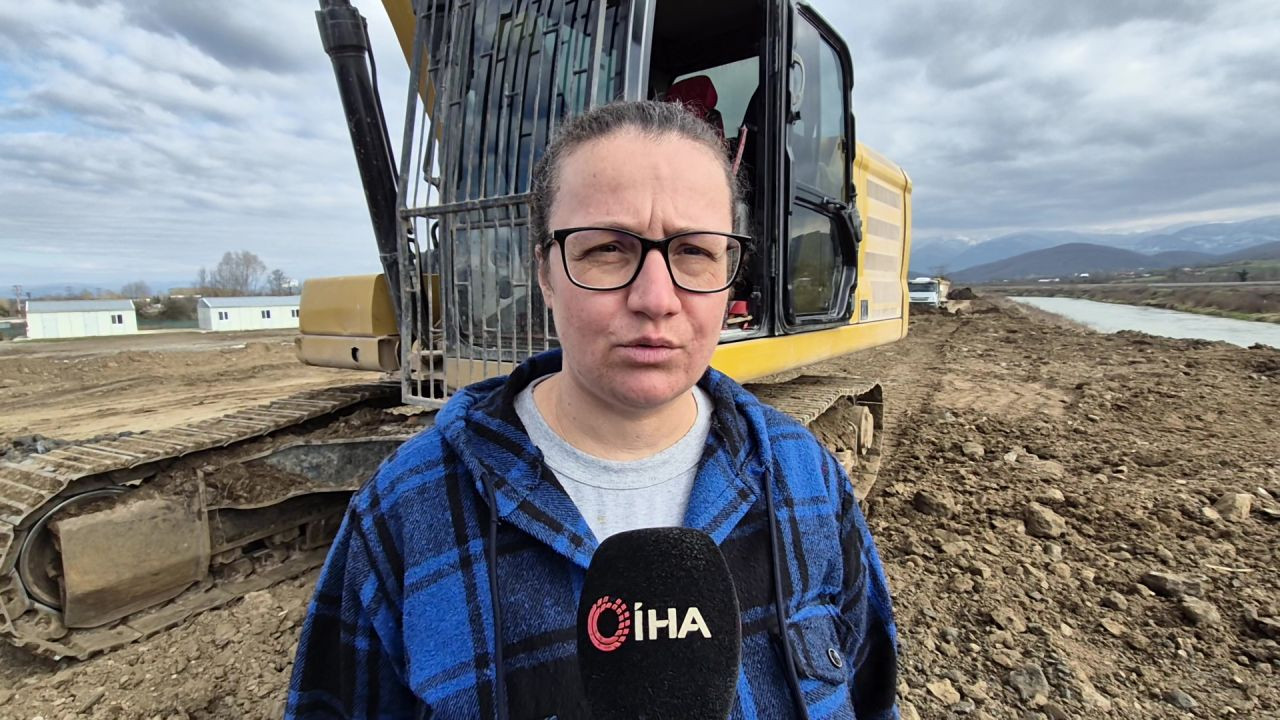 Düzce'de 35 Tonluk İş Makinesine Kadın Eli - Sayfa 1