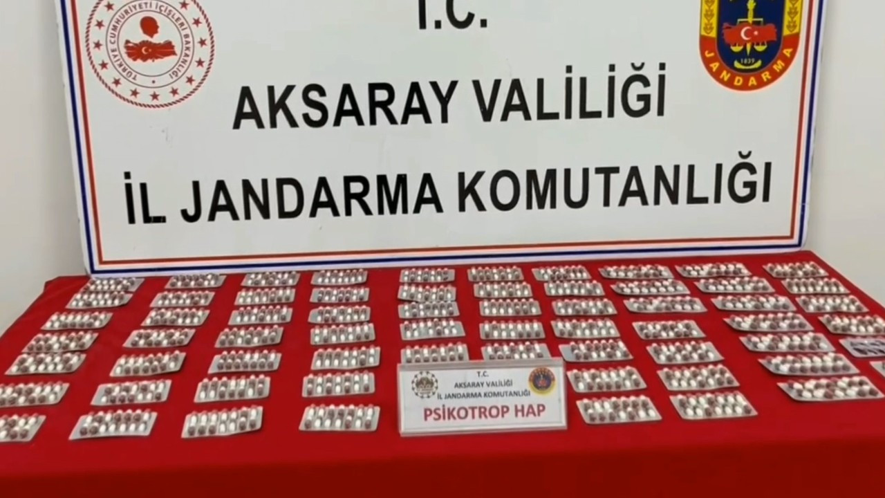 Aksaray’da Uyuşturucu Operasyonu! Bin 643 Hap ve Silah Ele Geçirildi