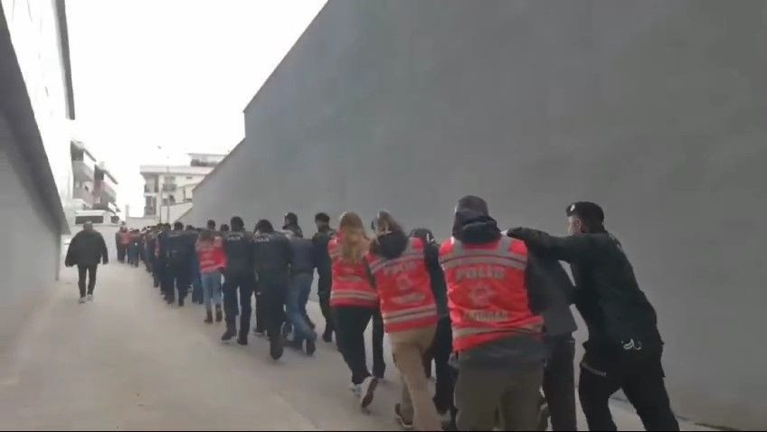 Sahte Yatırım Tuzağı! 387 Milyon TL Dolandıran 22 Kişi Tutuklandı - Sayfa 4