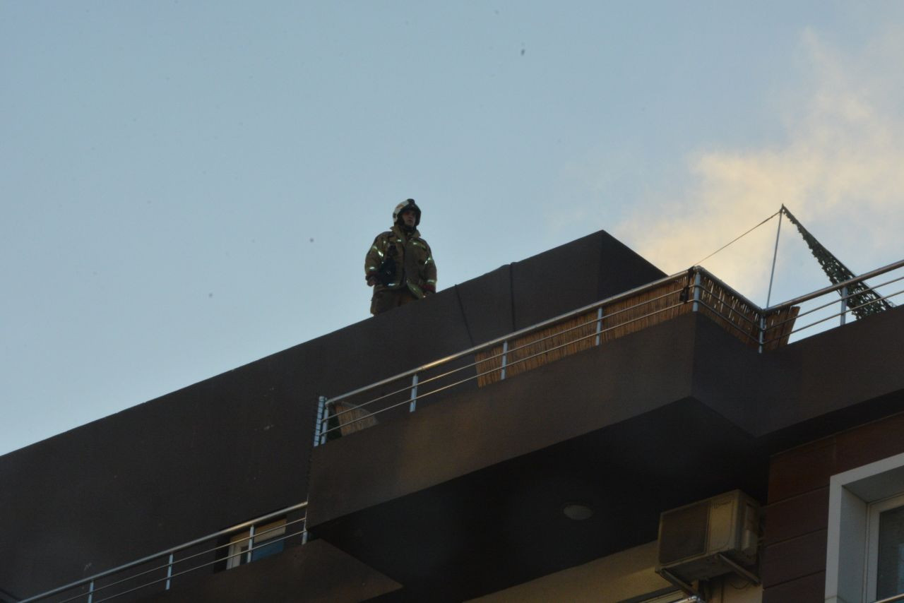 İzmir’de 7 Katlı Binada Yangın! Yoğun Duman Panik Yarattı - Sayfa 4