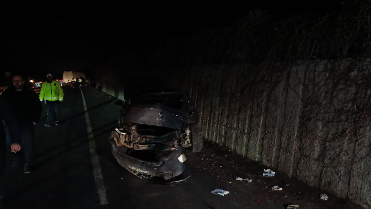 Bursa’da Minibüs ile Otomobil Çarpıştı! 1 Kişi Yaralandı - Sayfa 2