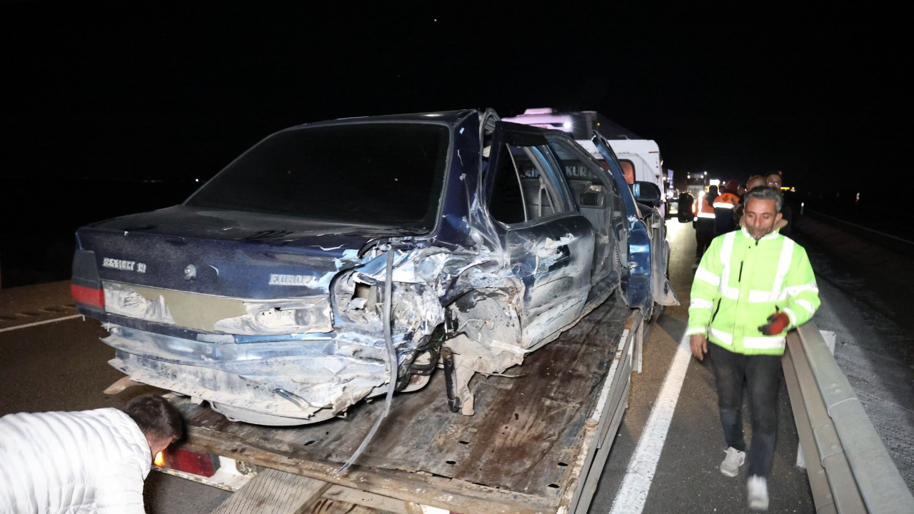 Aksaray'da Trafik Kazası: 1 Ölü, 2 Yaralı