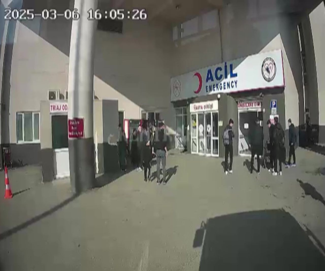 Komşuda Okul Çıkışı Kanlı Kavga: Bıçaklanan Öğrenciyi Hastaneye Yetiştirmeye Çalışan Şoförün Zamanla Yarışı! - Sayfa 3