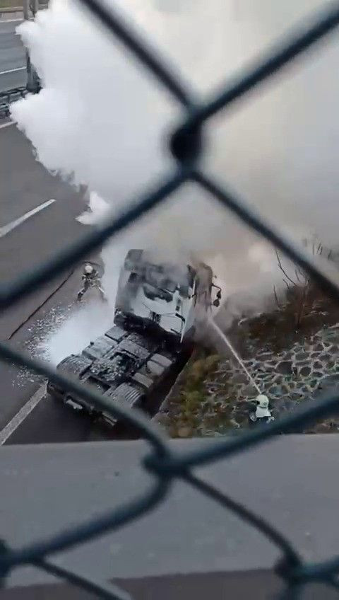 Kocaeli TEM Otoyolu'nda Seyir Halindeki Tırda Korkutan Yangın! İtfaiye Zamanla Yarıştı - Sayfa 1