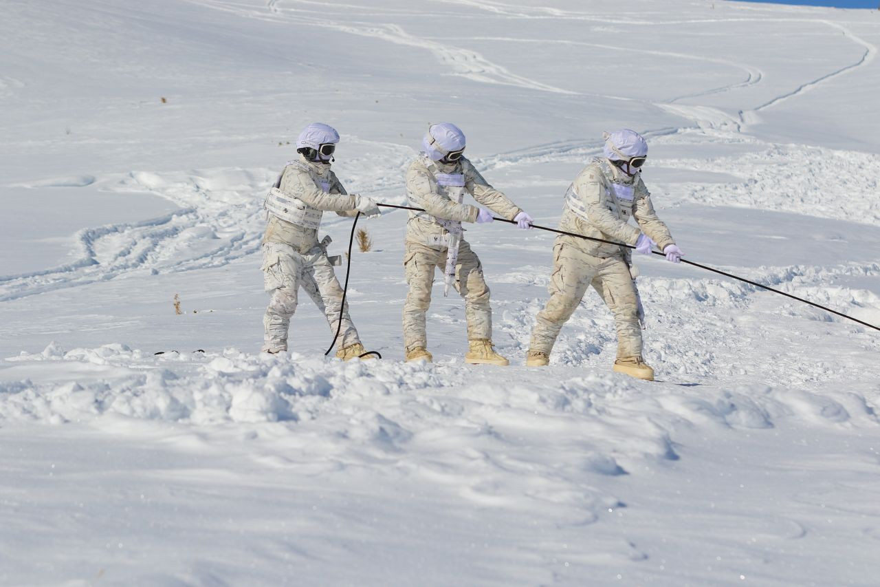 Eksi Derecelerde Hayatta Kalma Ve Savaşma Sanatı: ‘Özel Kuvvetler Kış Eğitimi' - Sayfa 1
