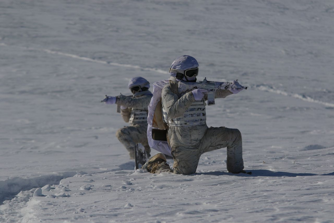 Eksi Derecelerde Hayatta Kalma Ve Savaşma Sanatı: ‘Özel Kuvvetler Kış Eğitimi' - Sayfa 4