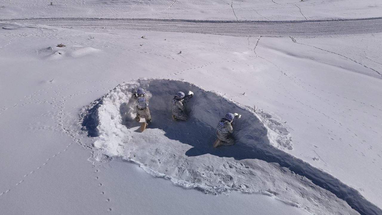 Eksi Derecelerde Hayatta Kalma Ve Savaşma Sanatı: ‘Özel Kuvvetler Kış Eğitimi' - Sayfa 7