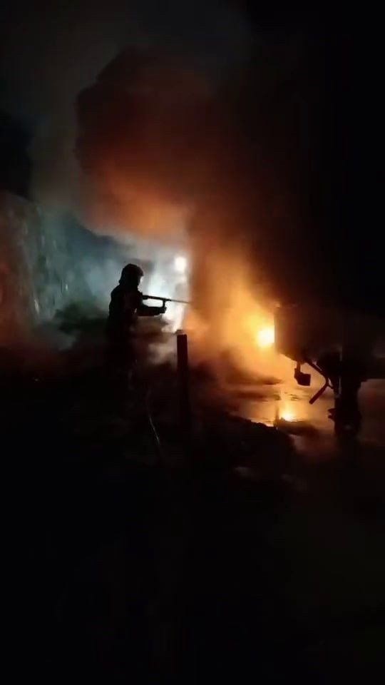 Tırın Lastikleri Alev Alev Yandı! İtfaiye Ekipleri Büyük Facianın Önüne Geçti - Sayfa 1