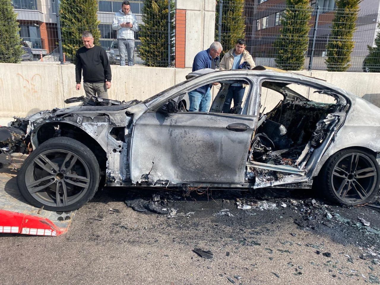 Kocaeli'de Park Halindeki Otomobil Küle Döndü - Sayfa 2