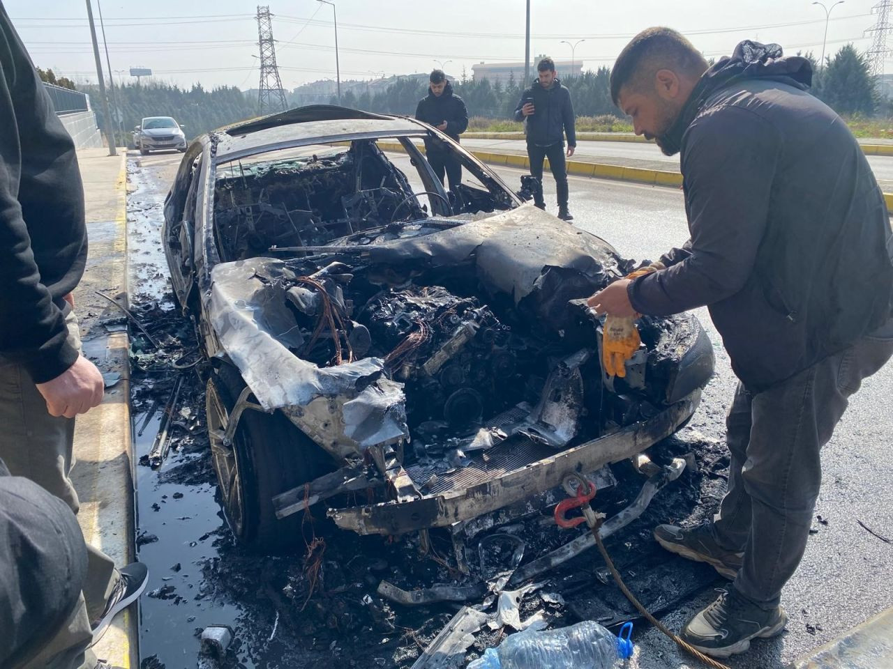 Kocaeli'de Park Halindeki Otomobil Küle Döndü - Sayfa 3