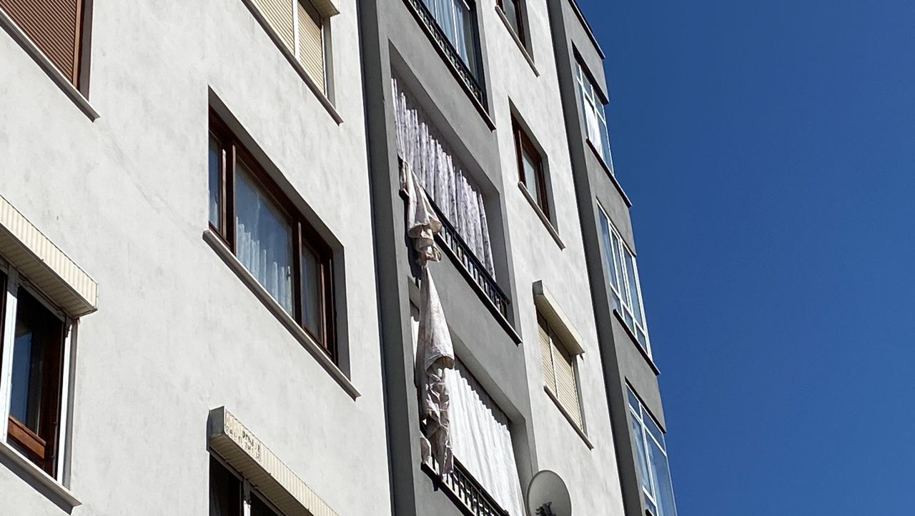 Konya’da Çarşafla Balkondan İnmeye Çalışan Genç Kız 4. Kattan Düştü - Sayfa 4