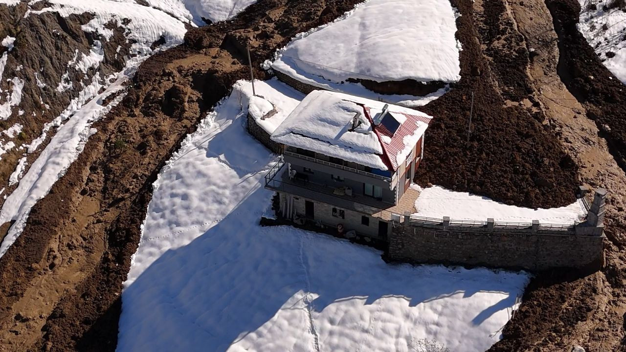 Rize'de Heyelanın Vurduğu Köy Havadan Görüntülendi - Sayfa 1
