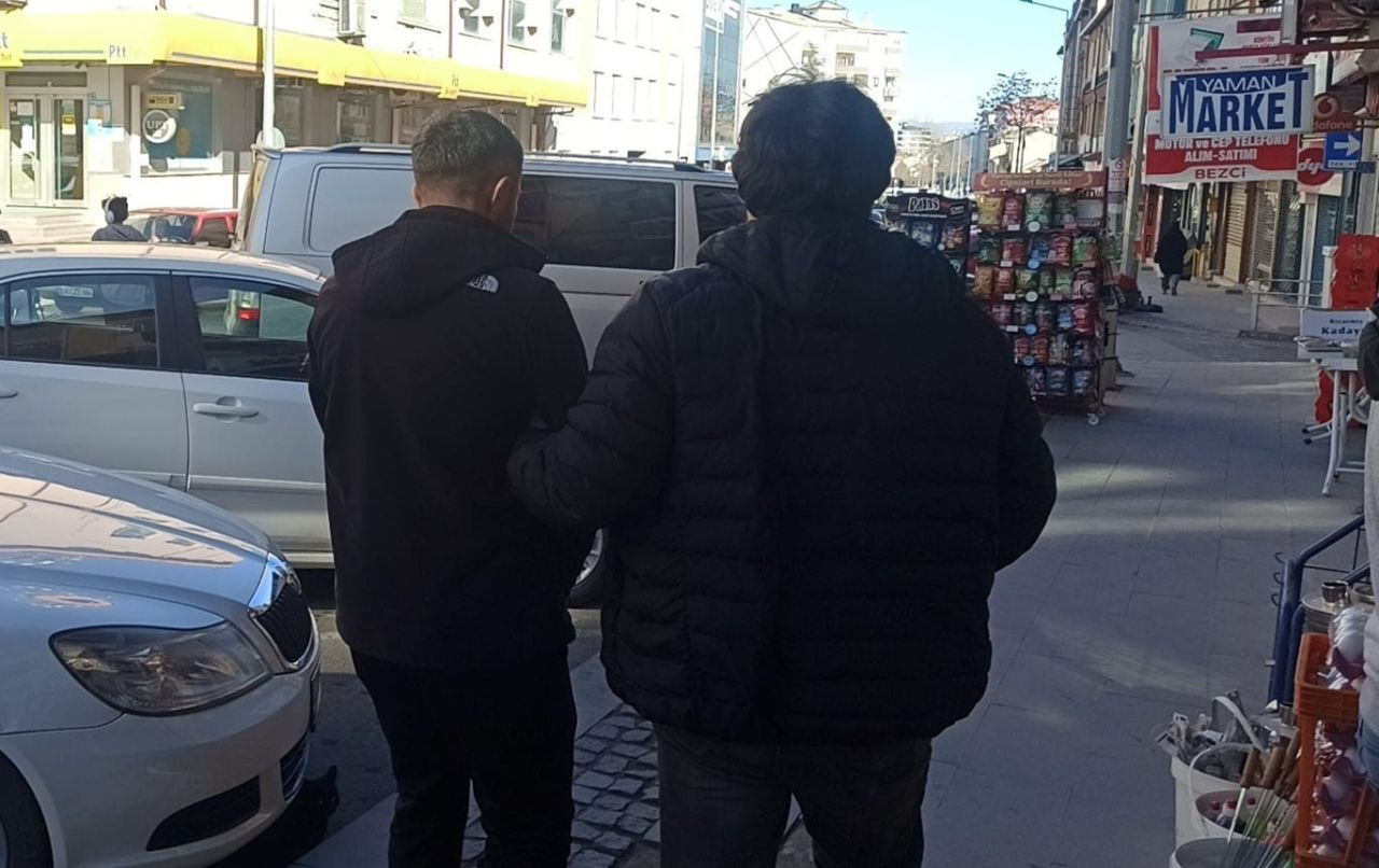 Konya’da Uyuşturucu Hapla Yakalanan Şahıs Gözaltına Alındı - Sayfa 1