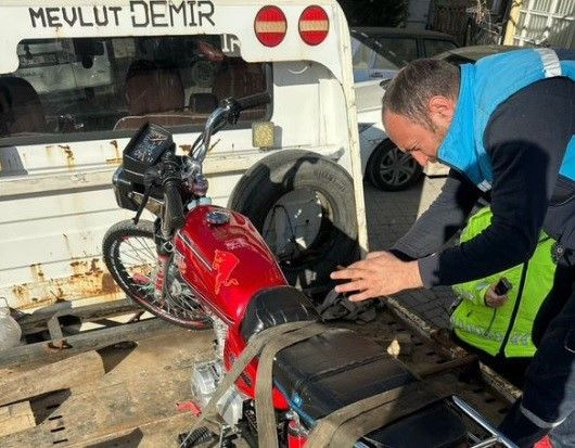 Tavşanlı’da Otomobil ile Motosiklet Çarpıştı: 1 Yaralı - Sayfa 1