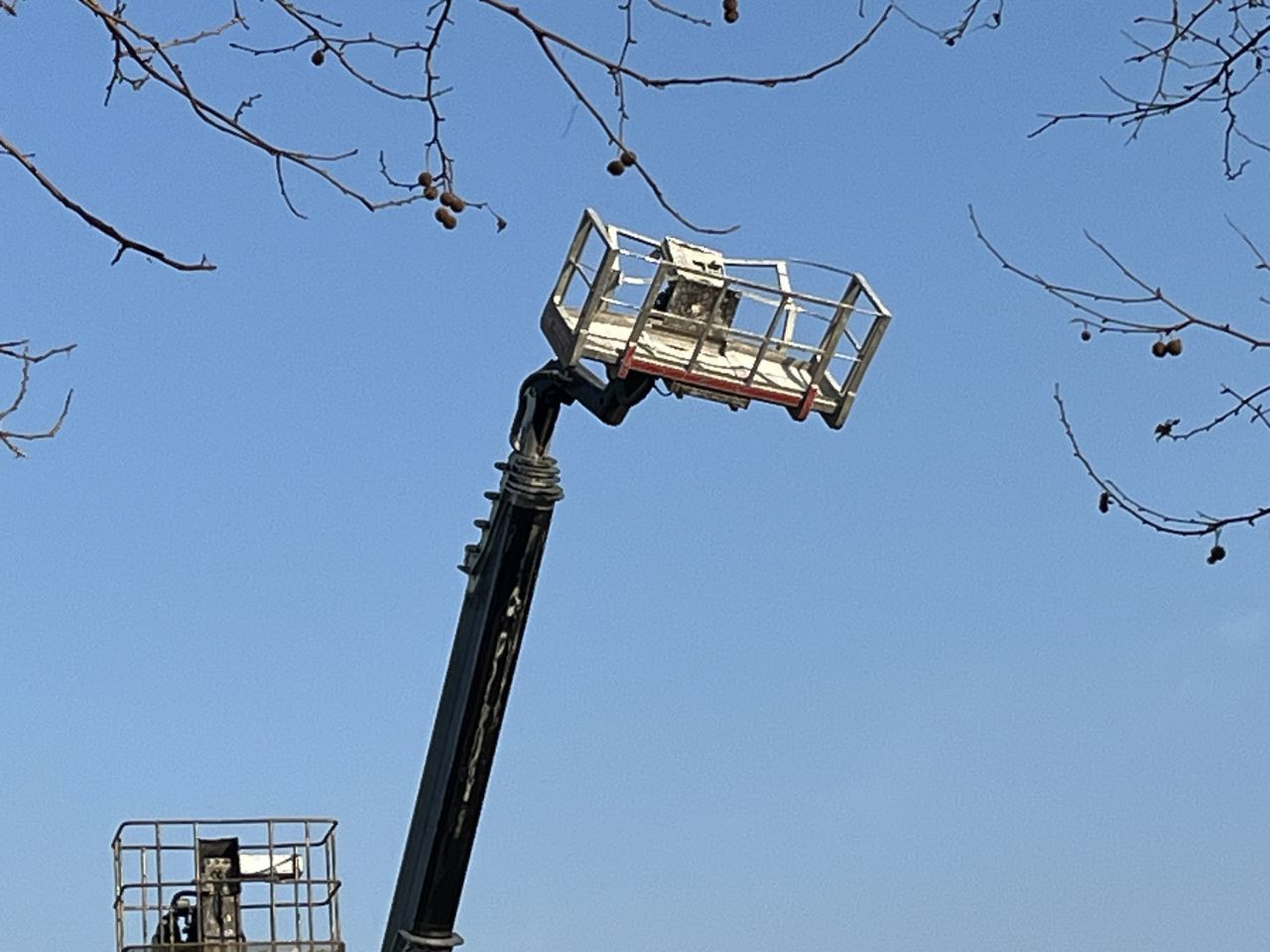 Bahçelievler’de Feci Kaza! Vinç Sepetinden Düşen 4 İşçi Yaralandı - Sayfa 2