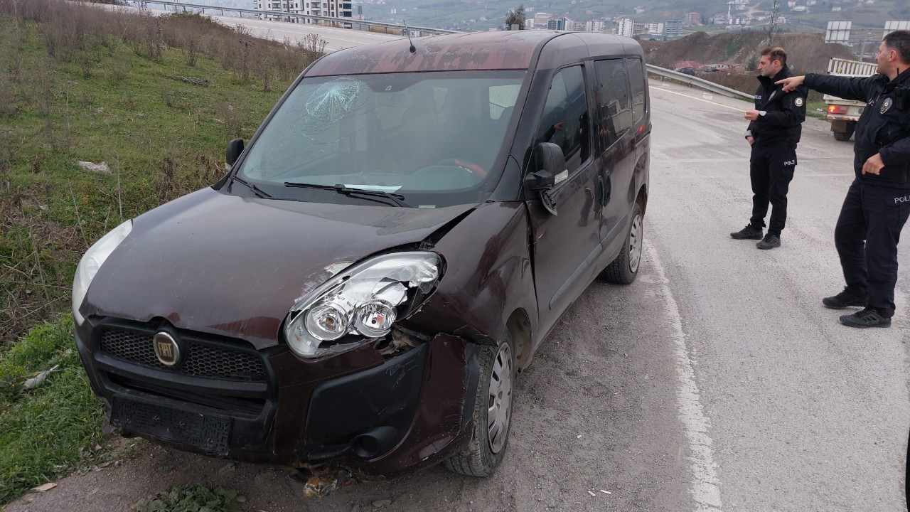 Samsun’da Hafif Ticari Araç Kaza Yaptı: 2 Yaralı