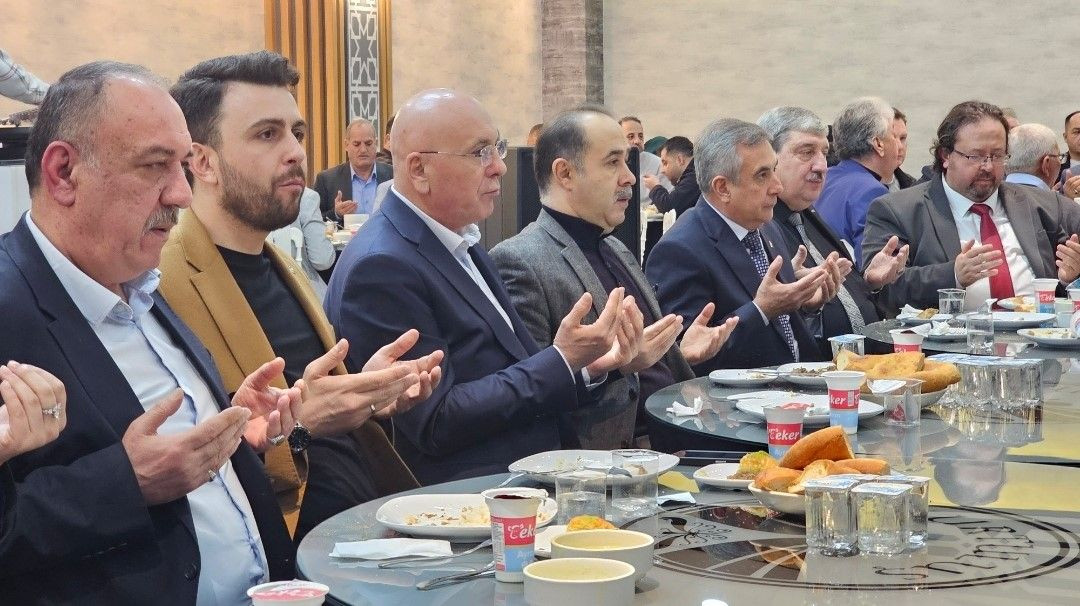 AK Parti Bandırma İlçe Teşkilatı İftarda Bir Araya Geldi - Sayfa 4