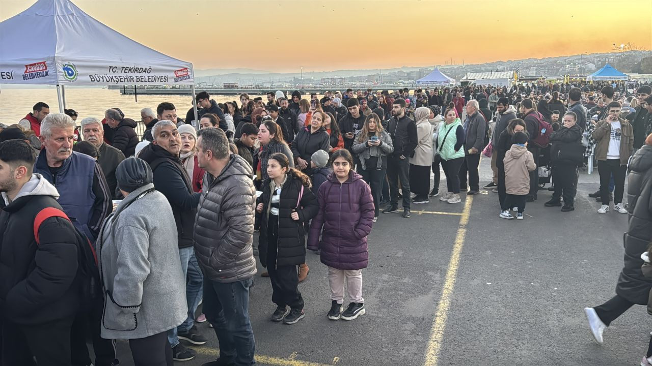 Tekirdağ’da Belediye İftarında Self Servis Krizi! Vatandaşlar Tepki Gösterdi - Sayfa 5
