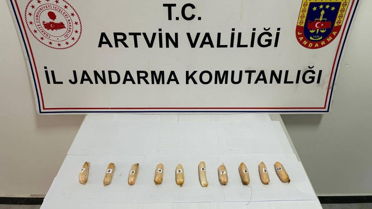 Artvin’de İranlı Şüphelinin Bağırsaklarından 10 Paket Uyuşturucu Çıktı