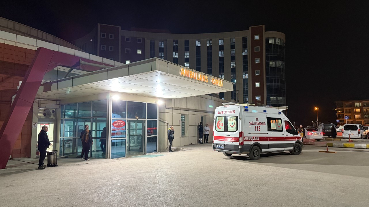 Sivas’ta Ramazan Topu Görevlinin Elinde Patladı! Ağır Yaralandı