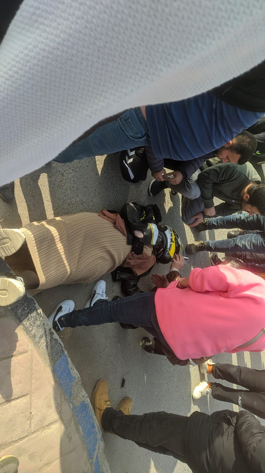 Hendek’te Otomobilin Çarptığı Genç Kadın Yaralandı - Sayfa 1