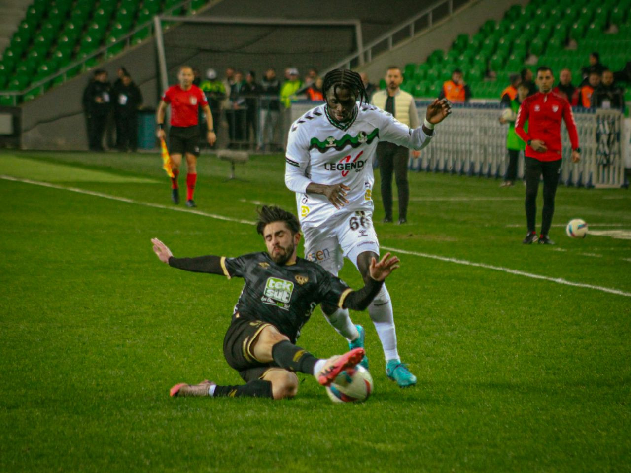 Sakaryaspor’dan Kaçan Fırsat! Bandırmaspor’la Berabere Kaldı - Sayfa 4