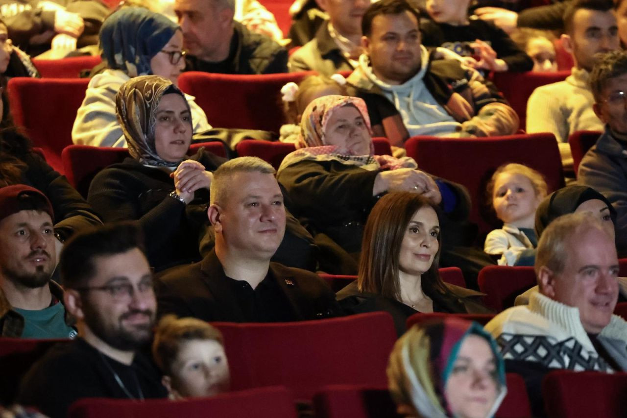 Serdivan’da 8 Mart Coşkusu: Kadınlar Sanat ve Dayanışmayla Buluştu - Sayfa 6