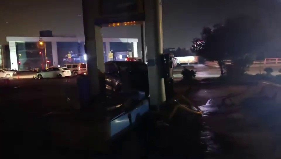 Kocaeli'de Kaza Yapan Araç, Benzin İstasyonuna Daldı - Sayfa 2