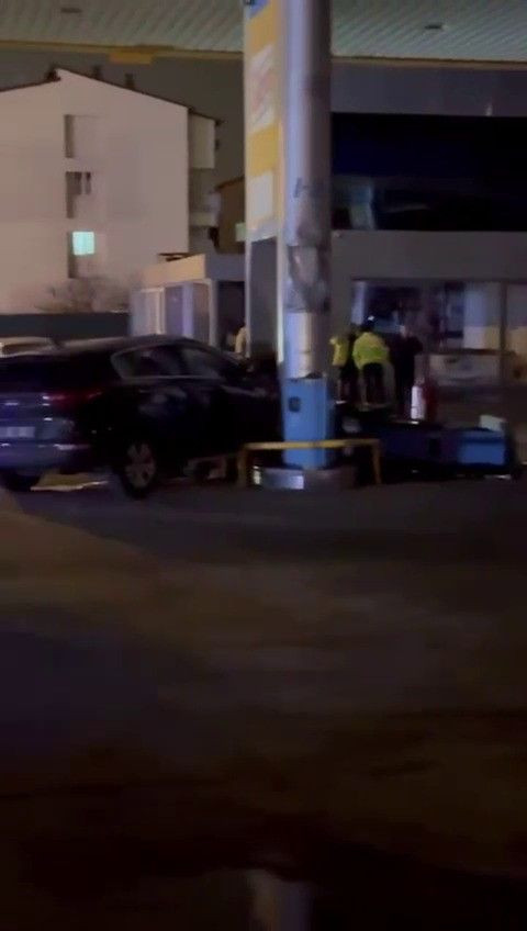 Kocaeli'de Kaza Yapan Araç, Benzin İstasyonuna Daldı - Sayfa 4