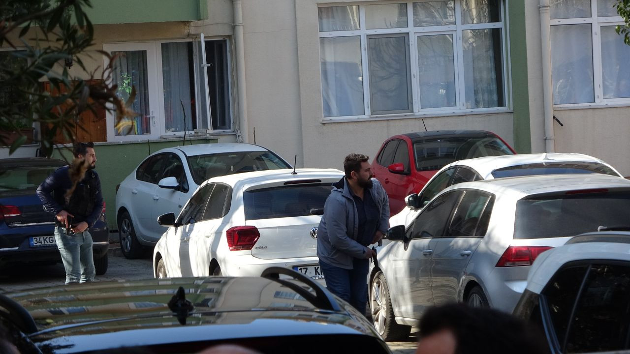 Çanakkale’de Balkondan Dehşet Saçan Şahıs Etkisiz Hale Getirildi - Sayfa 4