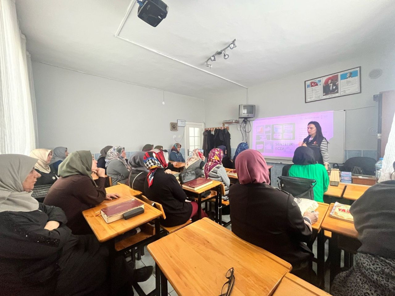 Bursa'da Narkotik Polisi 6 Günde 4 Bin Kişiyi Bilgilendirdi - Sayfa 5