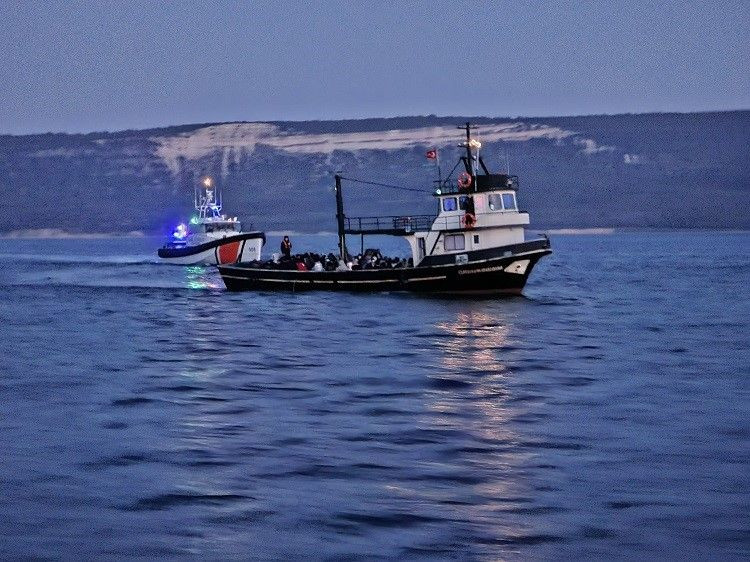 Çanakkale Açıklarında 109 Kaçak Göçmen ve 3 Organiztör Yakalandı - Sayfa 1