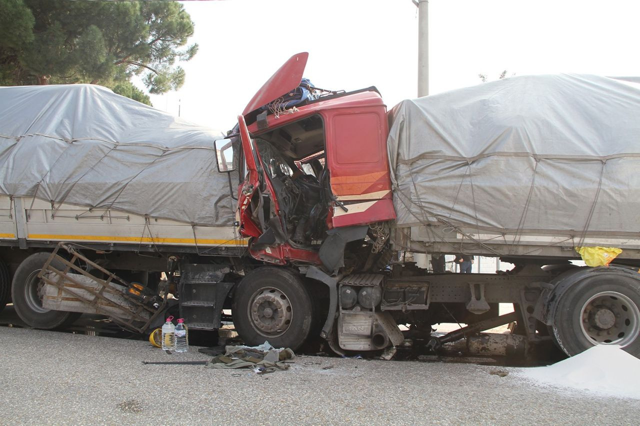 Manisa’da Tır Kazası! Trafik Durdu, 1 Sürücü Yaralandı - Sayfa 2