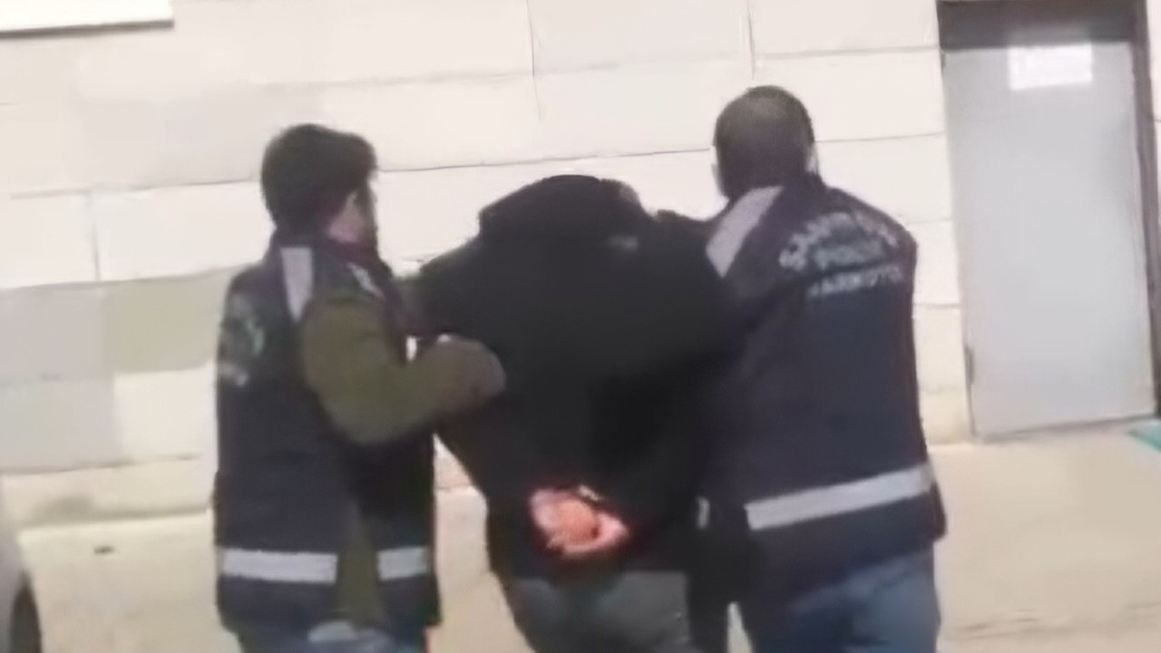 Samsun’da 29 Yıl Hapisle Aranan Dolandırıcı Sahte Altınla Yakalandı