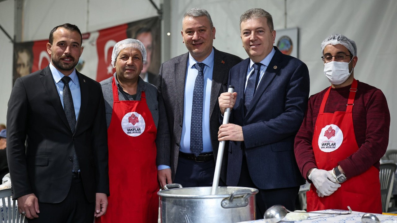 Başkan Çelik ve Kocacık, Serdivan’da İftar Sofrasında Hemşehrileriyle Bir Araya Geldi