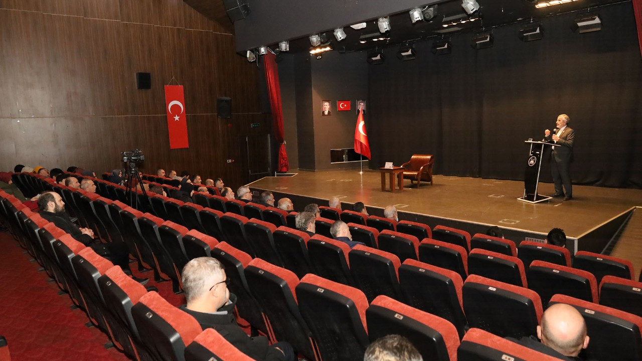 Büyükşehir Belediyesi’nden Ramazan’a Derin Anlam: Prof. Dr. Hasan Kâmil Yılmaz Oruç ve Takvayı Sakaryalılara Anlattı!