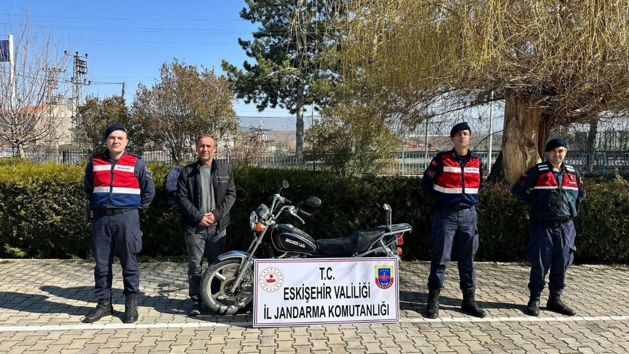 Eskişehir’de Çalınan Motosiklet Aynı Gün Bulundu! 1 Kişi Tutuklandı