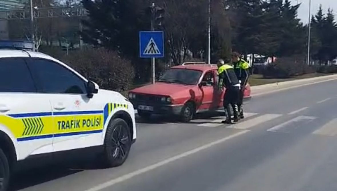 Ters Yönde İlerleyen 89 Yaşındaki Sürücü Durduruldu - Sayfa 4